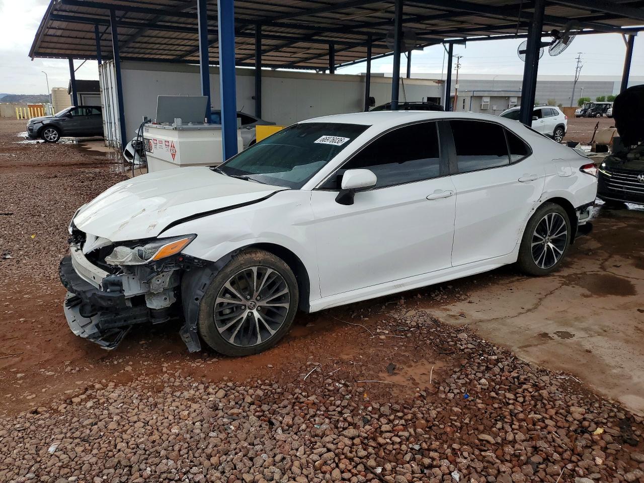 2020 TOYOTA CAMRY SE — Front 3/4