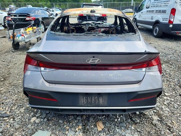 2025 HYUNDAI ELANTRA SEL Sport — DIRR