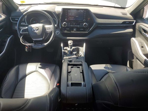 2021 TOYOTA HIGHLANDER XSE