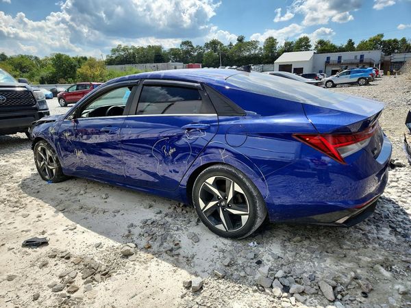 2022 HYUNDAI ELANTRA