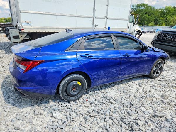 2022 HYUNDAI ELANTRA