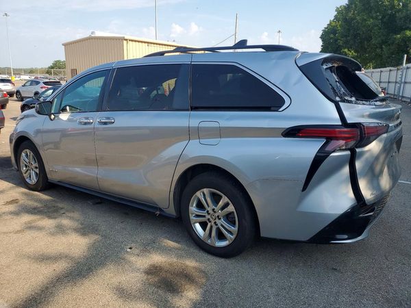 2021 TOYOTA SIENNA XSE Plus Package