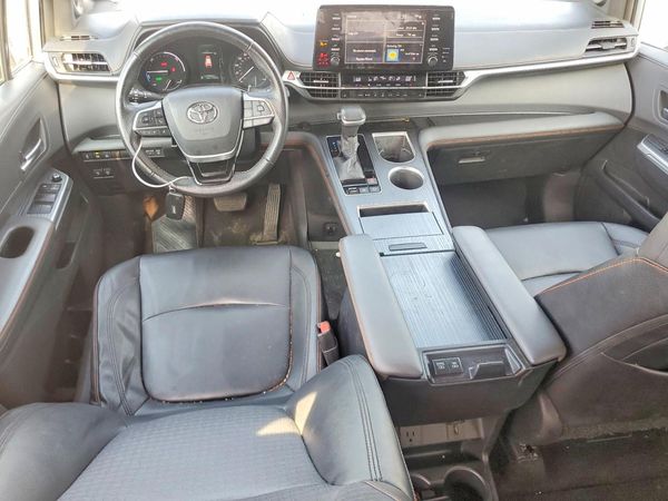2021 TOYOTA SIENNA XSE Plus Package