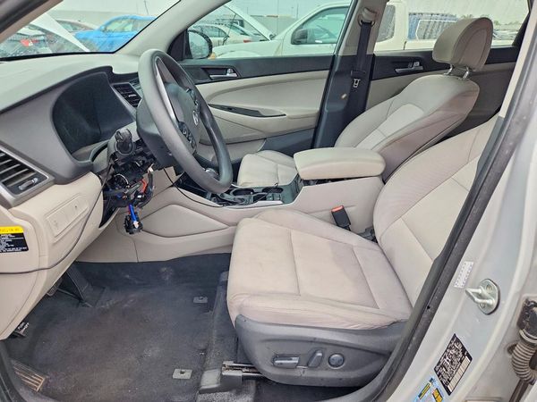 2017 HYUNDAI TUCSON — DENT