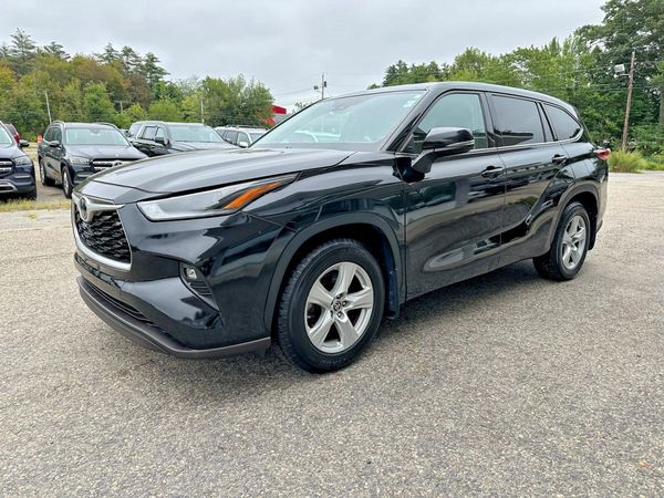 2021 TOYOTA HIGHLANDER LE