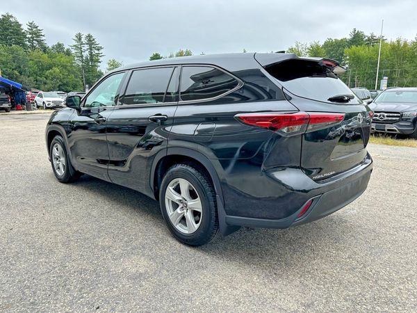 2021 TOYOTA HIGHLANDER LE
