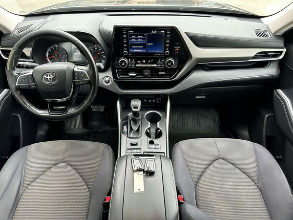2021 TOYOTA HIGHLANDER LE