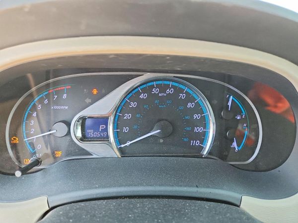 2012 TOYOTA SIENNA