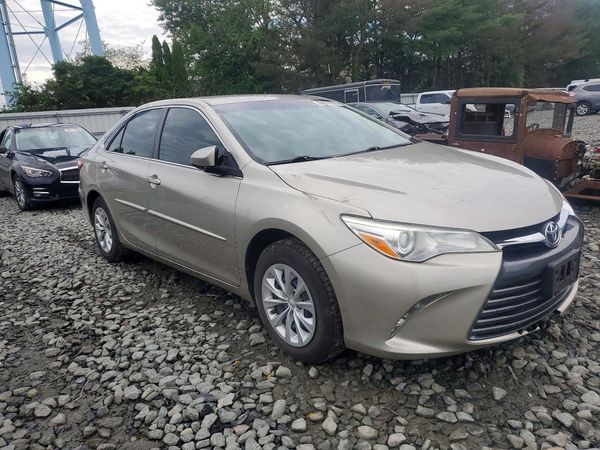 2016 TOYOTA CAMRY