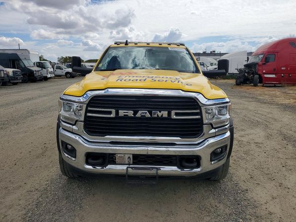 2019 RAM 5500 REG CAB CHASSIS