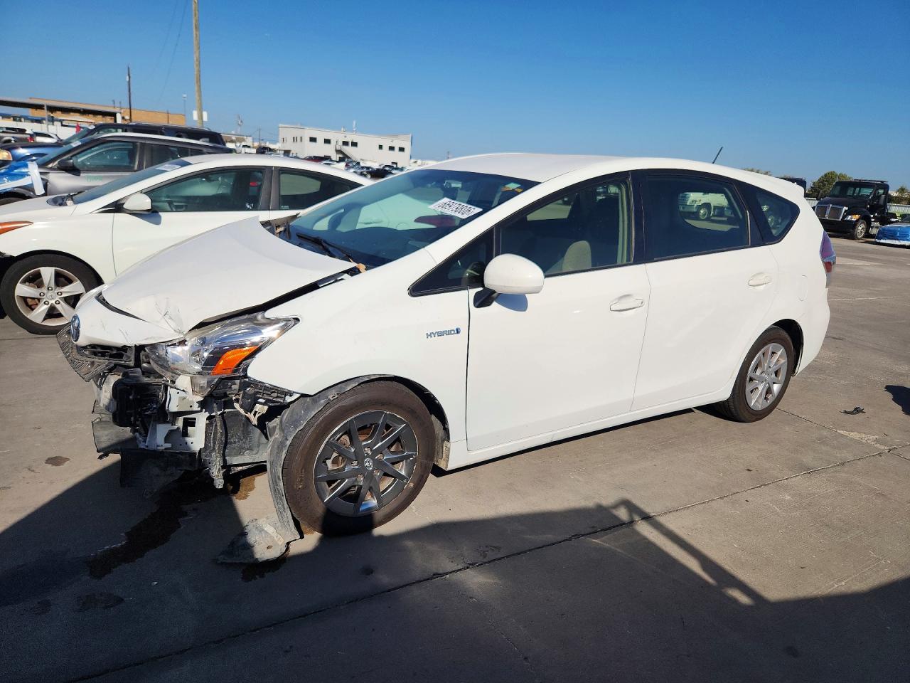 2017 TOYOTA PRIUS — Front 3/4