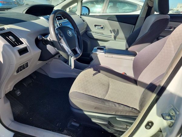 2017 TOYOTA PRIUS — DENT