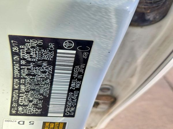 2017 TOYOTA PRIUS — VINS