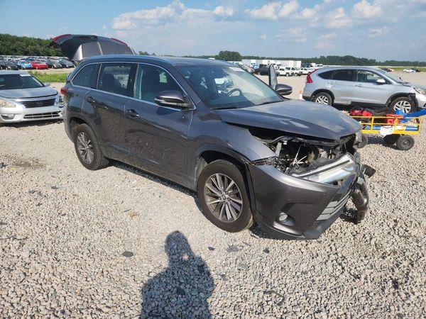 2018 TOYOTA HIGHLANDER