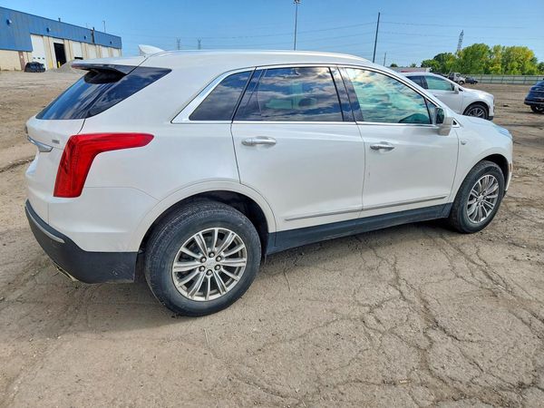 2017 CADILLAC XT5 Luxury