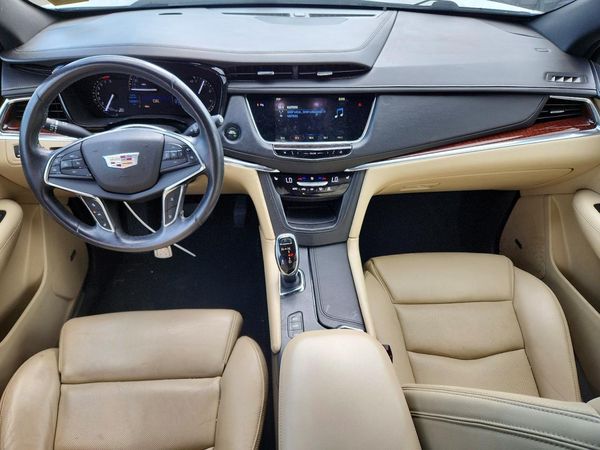 2017 CADILLAC XT5 Luxury