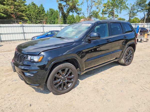 2017 JEEP CHEROKEE Laredo — Front 3/4