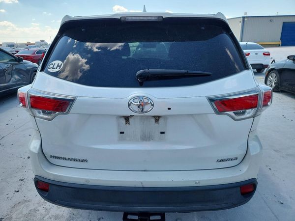 2016 TOYOTA HIGHLANDER