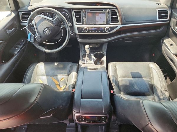 2016 TOYOTA HIGHLANDER