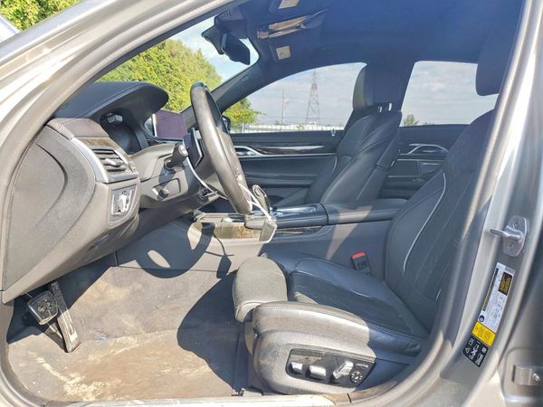 2020 BMW 750