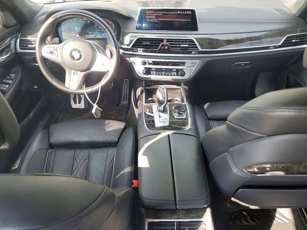 2020 BMW 750