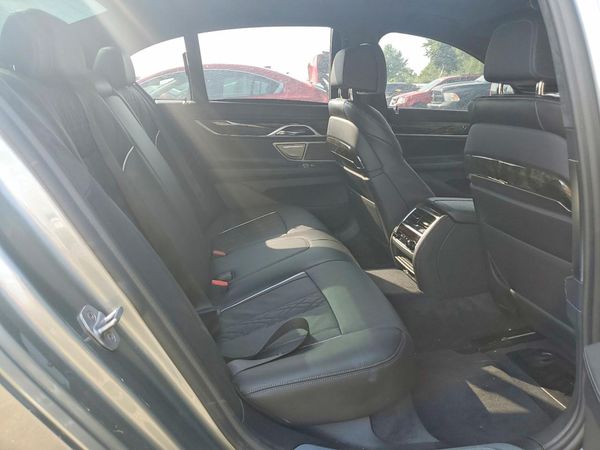 2020 BMW 750
