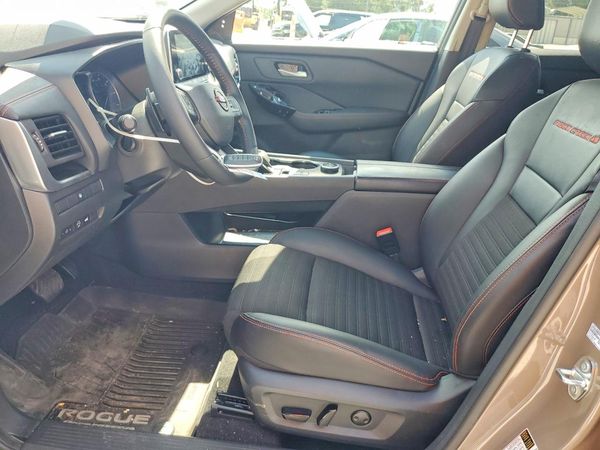 2026 NISSAN ROGUE SV — DENT