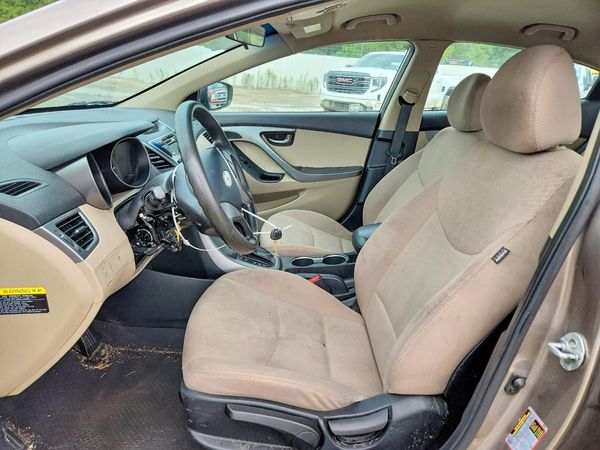 2016 HYUNDAI ELANTRA — DENT