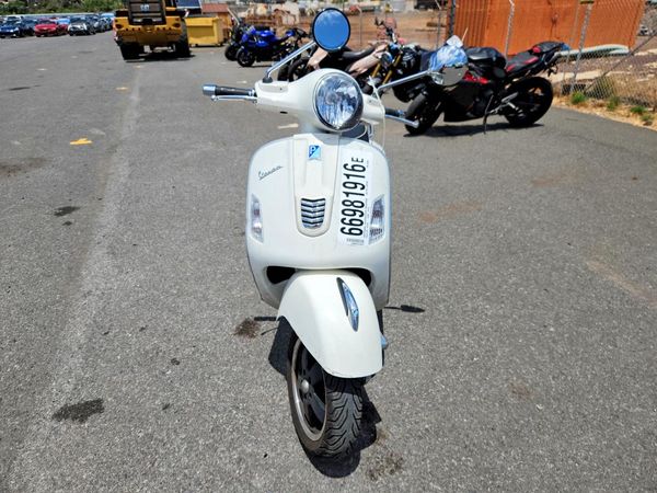 2016 VESPA GTS