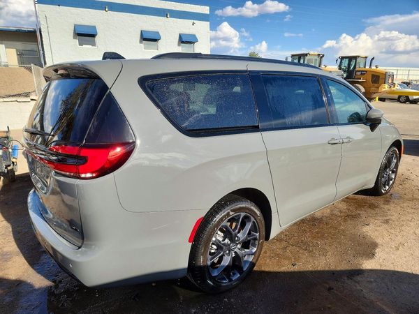 2023 CHRYSLER PACIFICA Touring L — PSRA