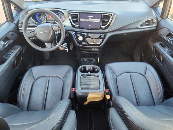 2023 CHRYSLER PACIFICA Touring L — CKPT