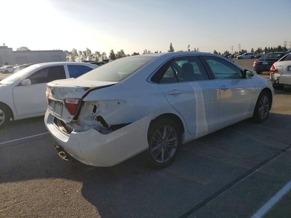 2016 TOYOTA CAMRY