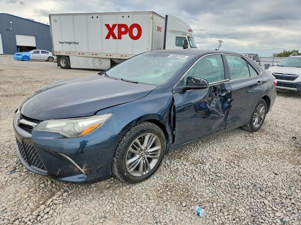 2016 TOYOTA CAMRY