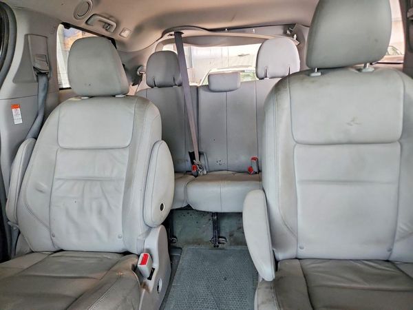 2017 TOYOTA SIENNA