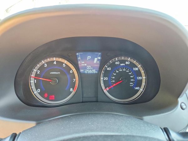 2014 HYUNDAI ACCENT