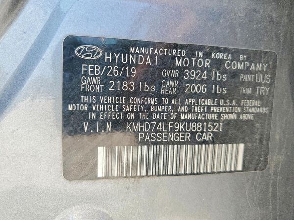 2019 HYUNDAI ELANTRA SE