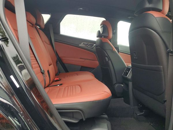 2023 KIA SPORTAGE SX-PRESTIGE or SX-P