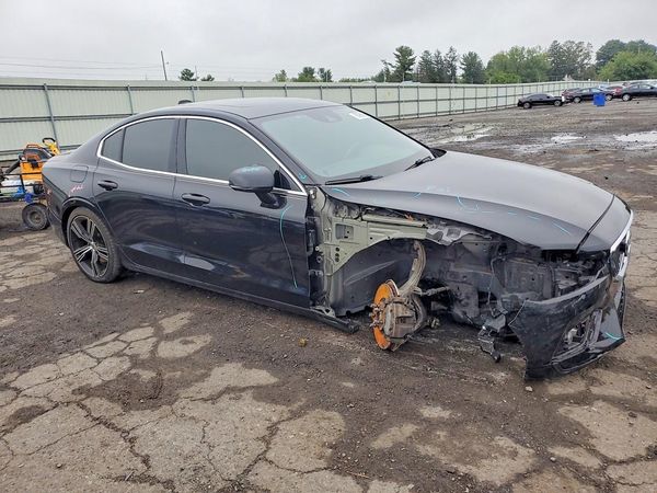 2020 VOLVO S60