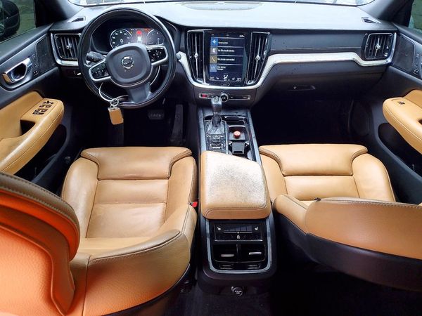 2020 VOLVO S60