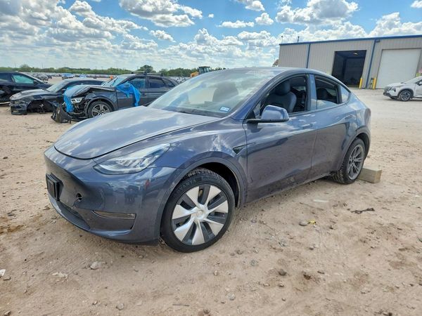 2022 TESLA MODEL Y — Front 3/4