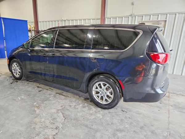 2021 CHRYSLER VOYAGER LX