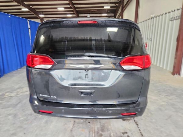 2021 CHRYSLER VOYAGER LX
