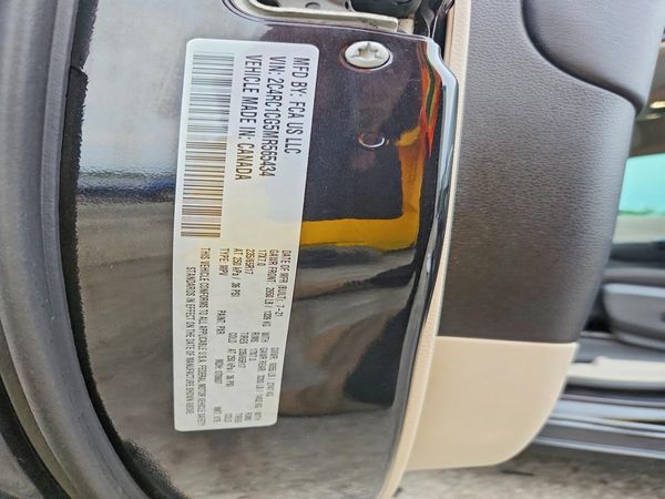 2021 CHRYSLER VOYAGER LX