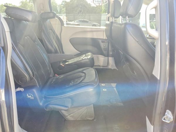 2019 CHRYSLER PACIFICA