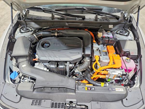 2026 HYUNDAI SONATA Blue — Engine bay