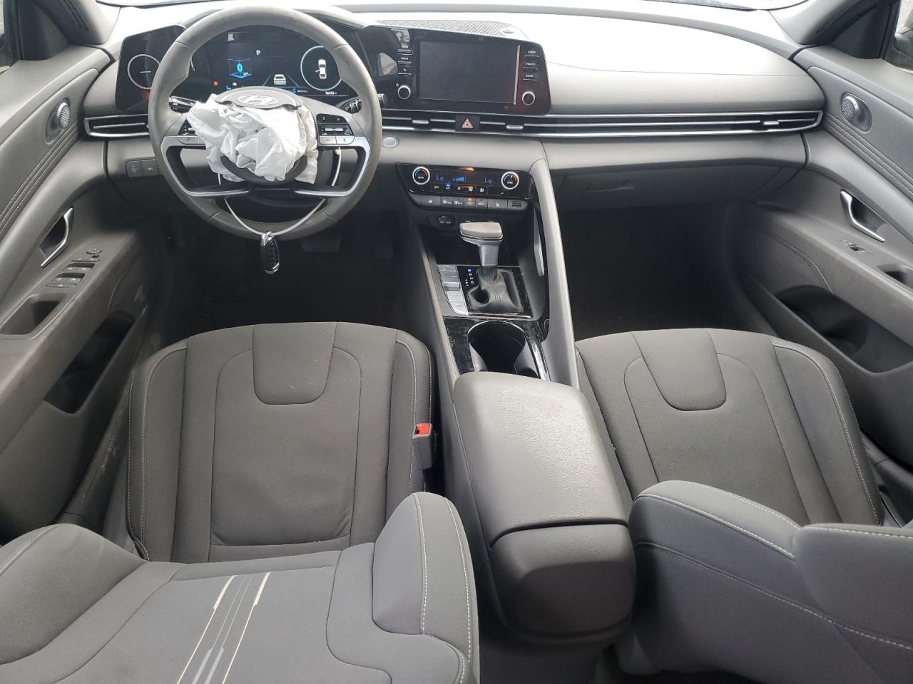 2022 HYUNDAI ELANTRA SEL SEL w/ Premium Pkg