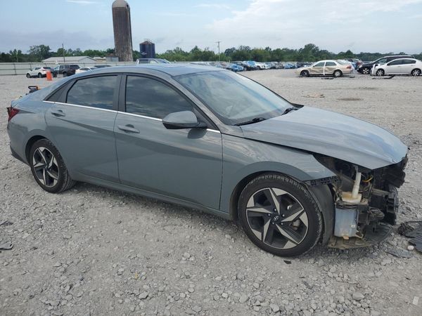 2022 HYUNDAI ELANTRA SEL SEL w/ Premium Pkg
