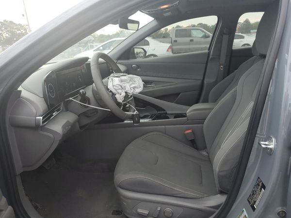 2022 HYUNDAI ELANTRA SEL SEL w/ Premium Pkg