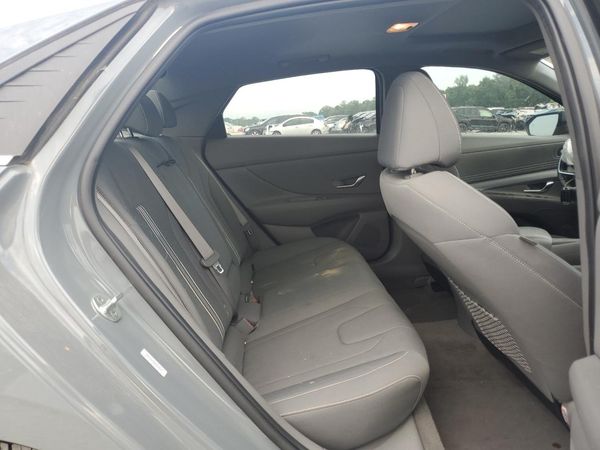 2022 HYUNDAI ELANTRA SEL SEL w/ Premium Pkg