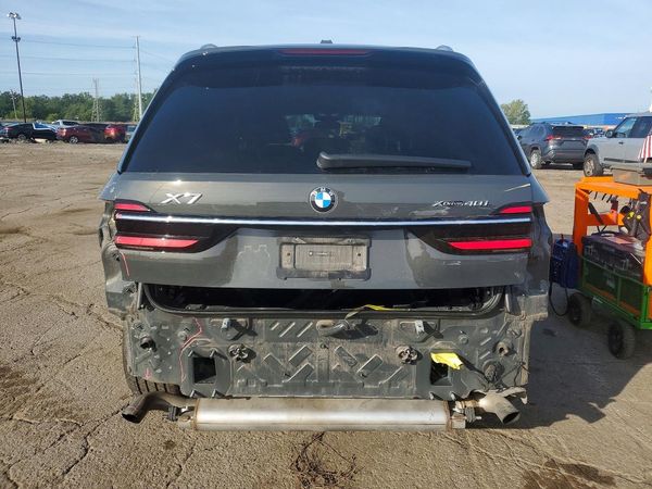 2024 BMW X7